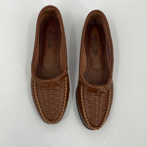 Minnetonka Moccasin brown leather shoe flat woven comfort USA slip-on women 10 - Picture 5 of 7